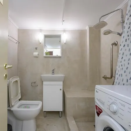 Cosy 2br Flat Near Ampelokipoi Station & Hospitals *