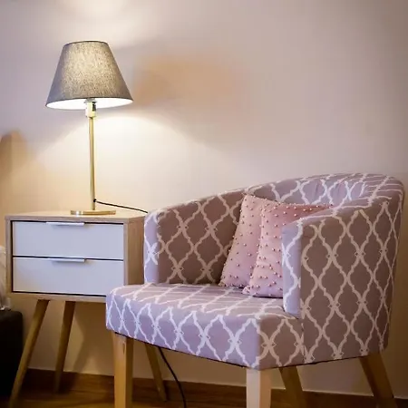 Cosy 2br Flat Near Ampelokipoi Station & Hospitals * Athens