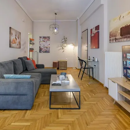 Cosy 2br Flat Near Ampelokipoi Station & Hospitals Apartment