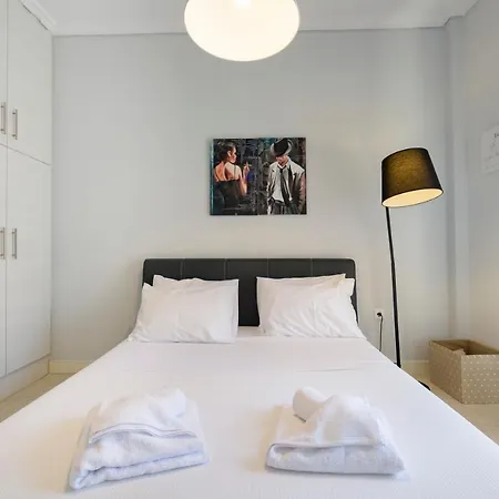 Cosy 2br Flat Near Ampelokipoi Station & Hospitals Apartment *