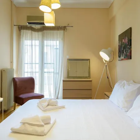 Cosy 2br Flat Near Ampelokipoi Station & Hospitals * Athens