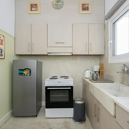 Cosy 2br Flat Near Ampelokipoi Station & Hospitals Apartment *